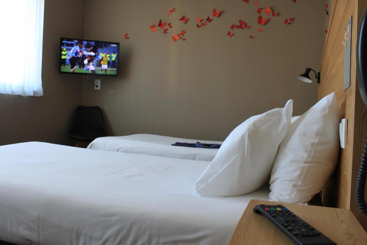 Mon Hotel A Gap Ngoại thất bức ảnh
